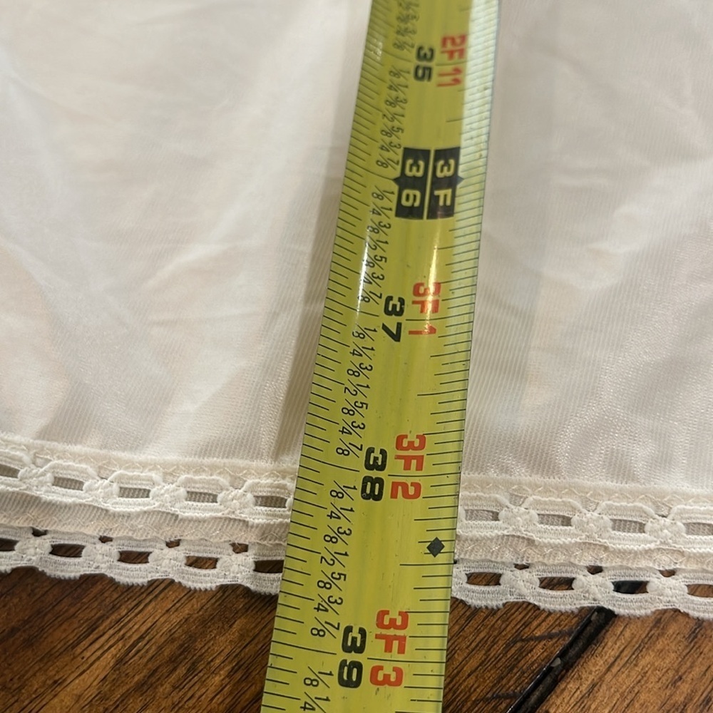 Vintage Hanes Women's Cream Beige Nylon Maxi Half Slip intimates Shapewear sz M - Picture 14 of 16